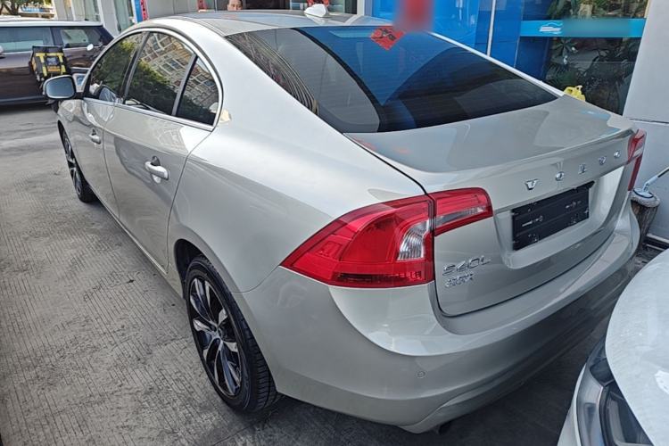 Used Volvo S60 2018 S60L T3 Smart Progress Edition Rear Left 45 Deg