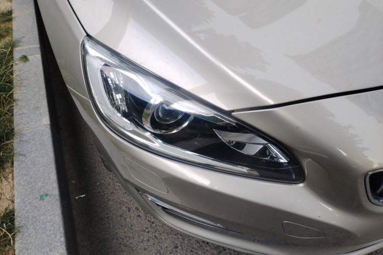 Used Volvo S60 2018 S60L T4 Smart & Ambitious Edition Right Front Headlight