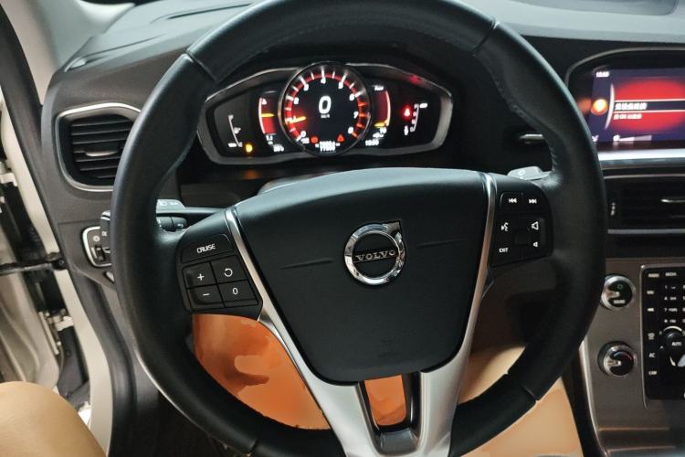 Used Volvo S60 2018 S60L T5 Intelligent Drive Progressive Edition Steering Wheel