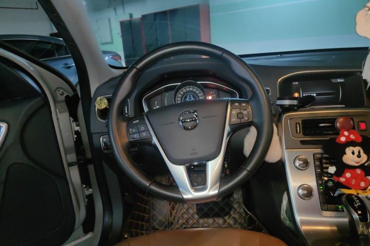 Used Volvo S60 2018 S60L T3 Smart Progress Edition Steering Wheel