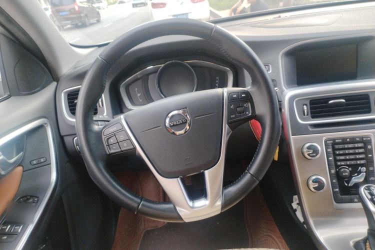 Used Volvo S60 2018 S60L T4 Smart & Ambitious Edition Steering Wheel