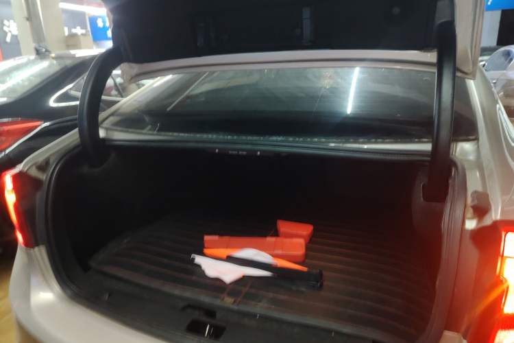 Used Volvo S60 2018 S60L T4 Zhiyuan Edition Trunk