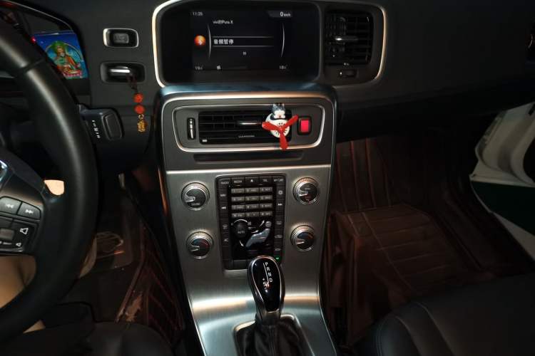 Used Volvo S60 2018 S60L T3 Smart Upgrade Edition Audio And AC Panel