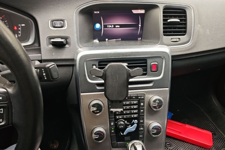 Used Volvo S60 2018 S60L T3 Smart Upgrade Edition Audio And AC Panel