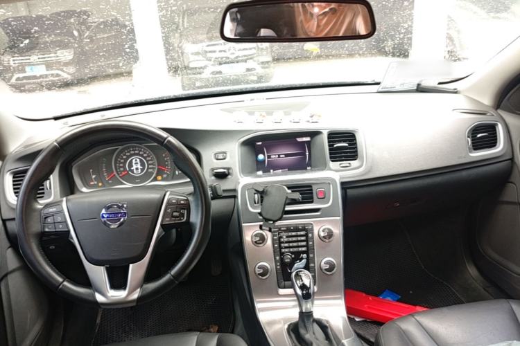 Used Volvo S60 2018 S60L T3 Smart Upgrade Edition Center Console