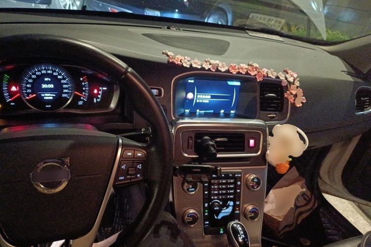 Used Volvo S60 2018 S60L T3 Smart Upgrade Edition Center Console
