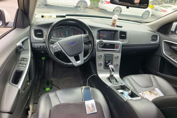 Used Volvo S60 2018 S60L T3 Smart Upgrade Edition Center Console