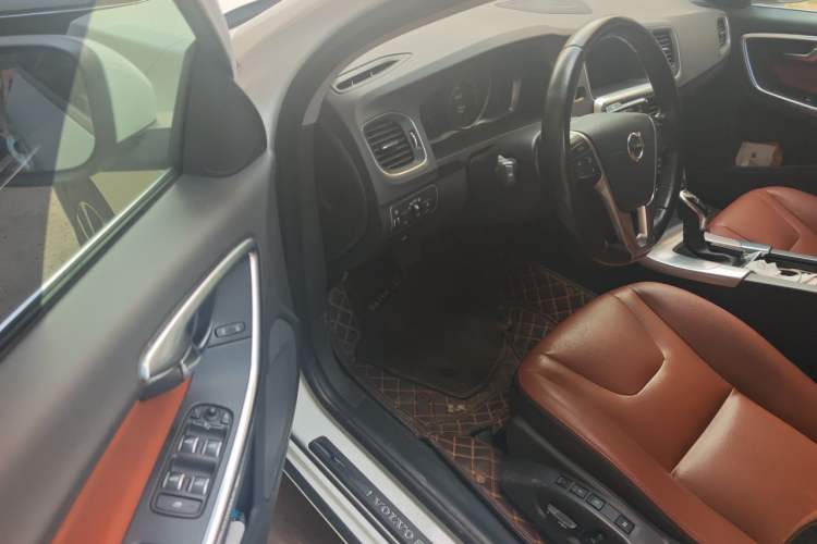 Used Volvo S60 2018 S60L T3 Smart Progress Edition Driver Seat