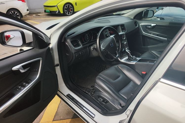 Used Volvo S60 2018 S60L T4 Zhiyuan Edition Driver Seat