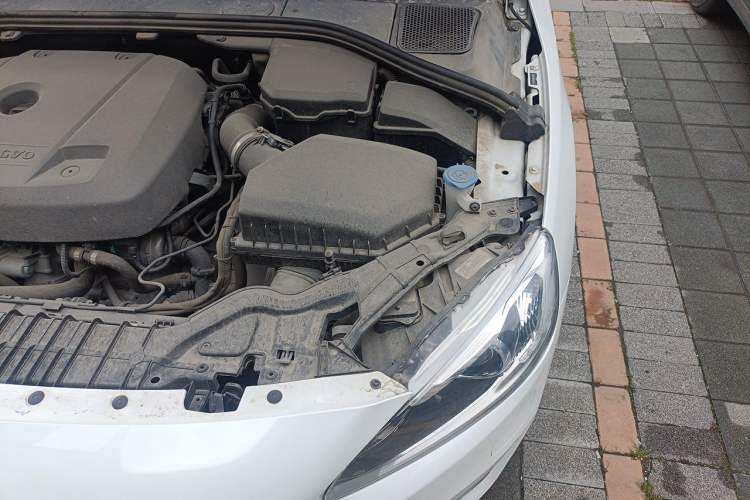 Used Volvo S60 2018 S60L T3 Smart Progress Edition Engine Bay Left