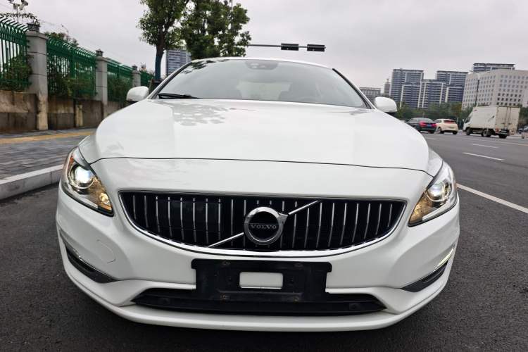 Used Volvo S60 2018 S60L T5 Intelligent Drive Progressive Edition Exterior 1