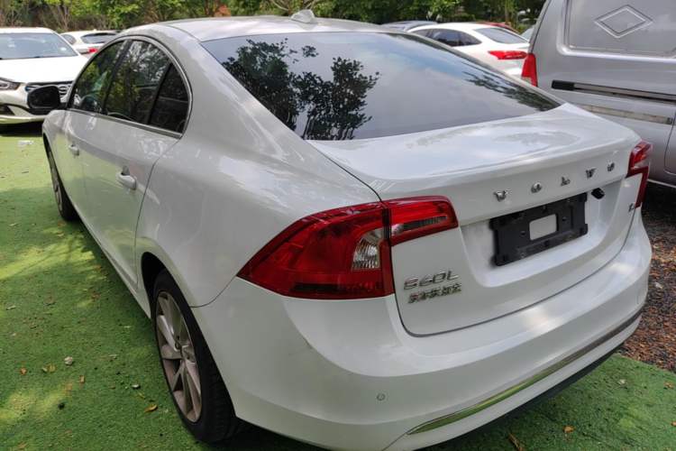 Used Volvo S60 2018 S60L T4 Zhiyuan Edition Exterior 2