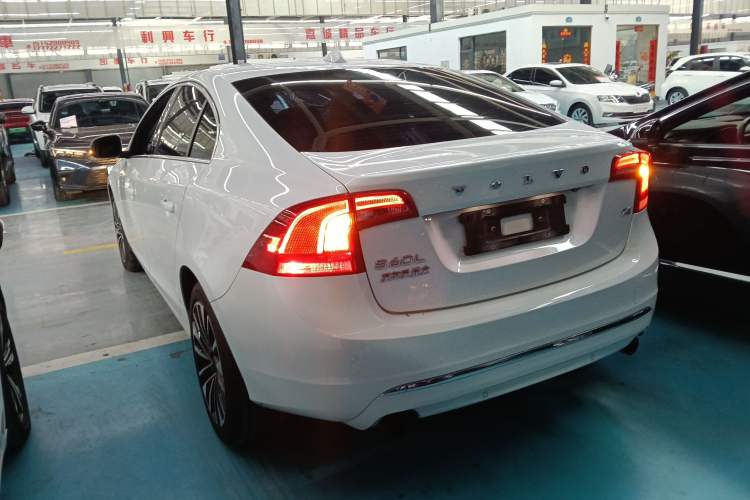 Used Volvo S60 2018 S60L T4 Smart & Ambitious Edition Exterior 2