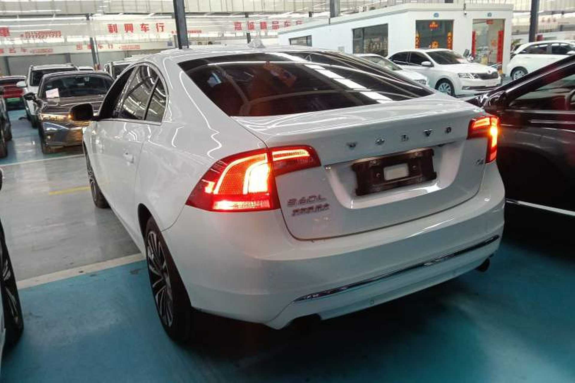 Used Volvo S60 2018 S60L T4 Smart & Ambitious Edition Exterior 2