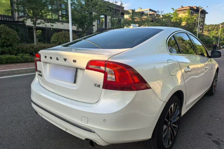 Used Volvo S60 2018 S60L T4 Smart & Ambitious Edition Exterior 3