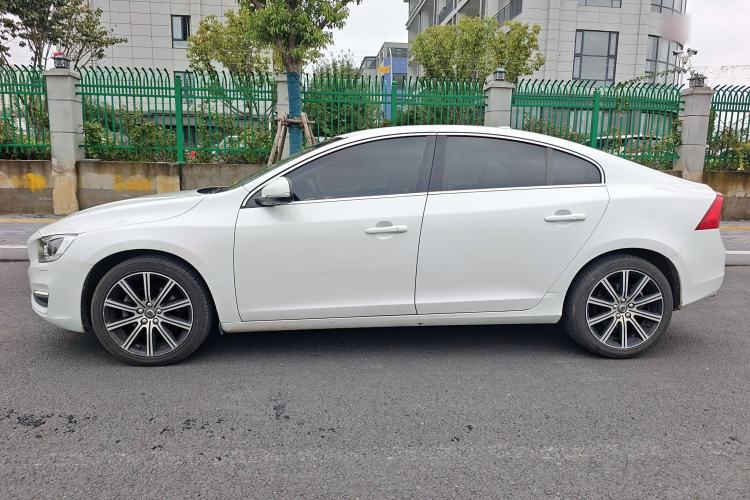 Used Volvo S60 2018 S60L T5 Intelligent Drive Progressive Edition Exterior 3