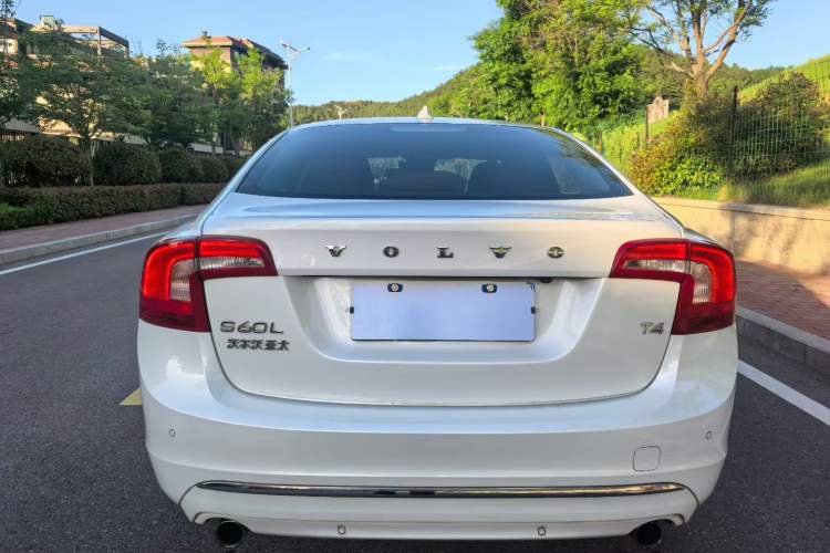 Used Volvo S60 2018 S60L T4 Smart & Ambitious Edition Exterior 4