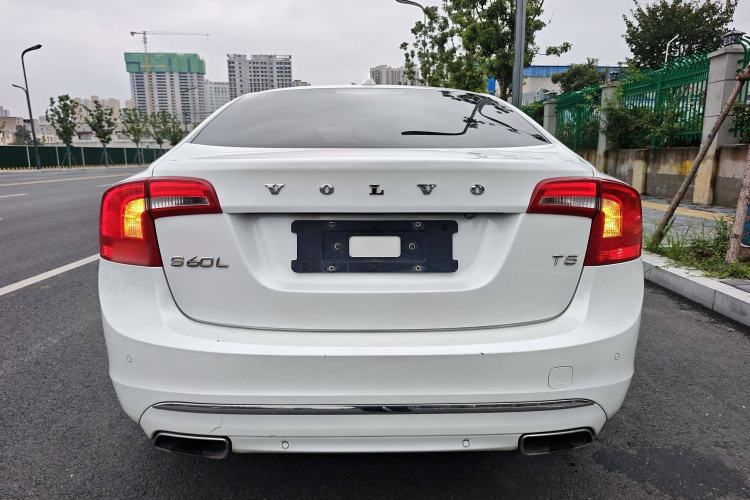 Used Volvo S60 2018 S60L T5 Intelligent Drive Progressive Edition Exterior 4