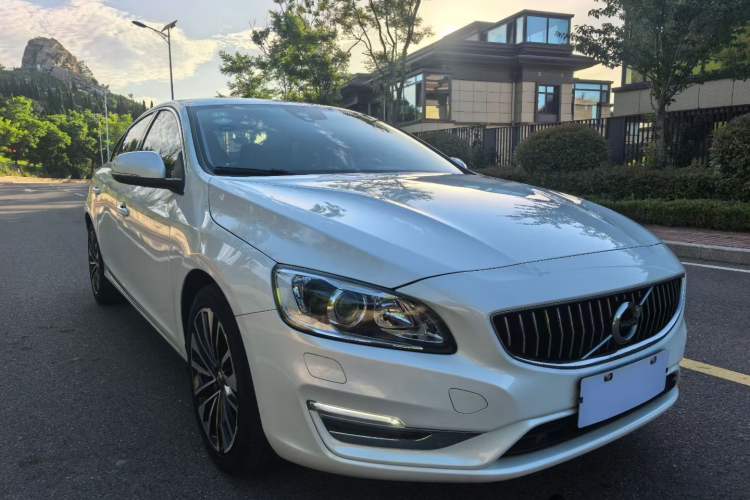 Used Volvo S60 2018 S60L T4 Smart & Ambitious Edition Exterior 6