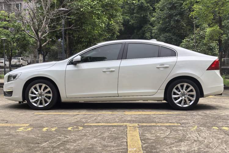 Used Volvo S60 2018 S60L T4 Zhiyuan Edition Exterior 6