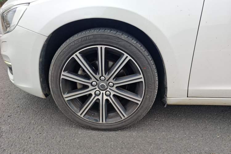 Used Volvo S60 2018 S60L T5 Intelligent Drive Progressive Edition Exterior 7