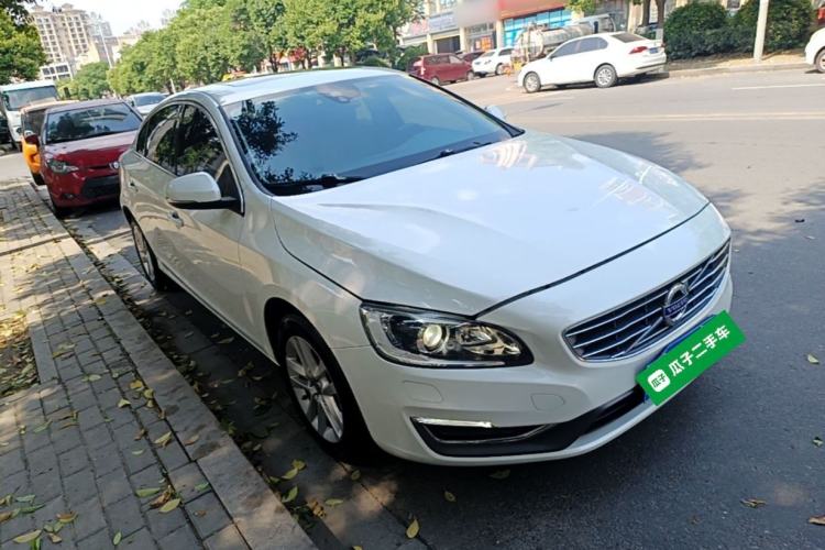 Used Volvo S60 2018 S60L T3 Smart Upgrade Edition Front Right 45 Deg