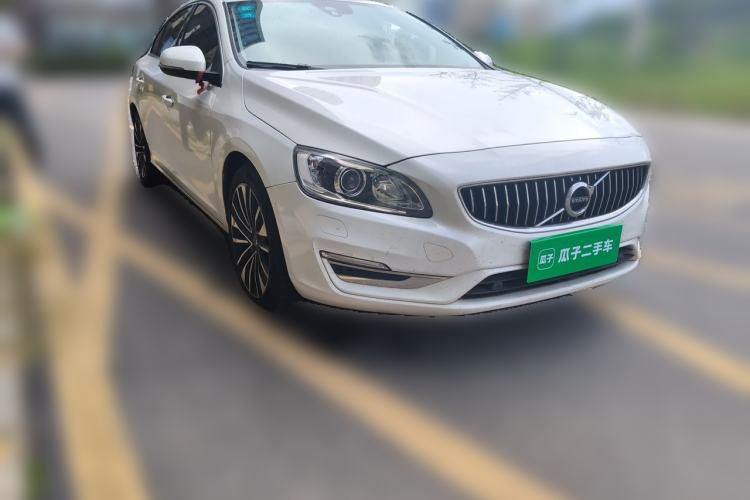 Used Volvo S60 2018 S60L T4 Smart & Ambitious Edition Front Right 45 Deg