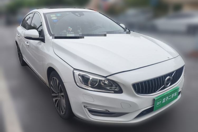Used Volvo S60 2018 S60L T4 Smart & Ambitious Edition Front Right 45 Deg