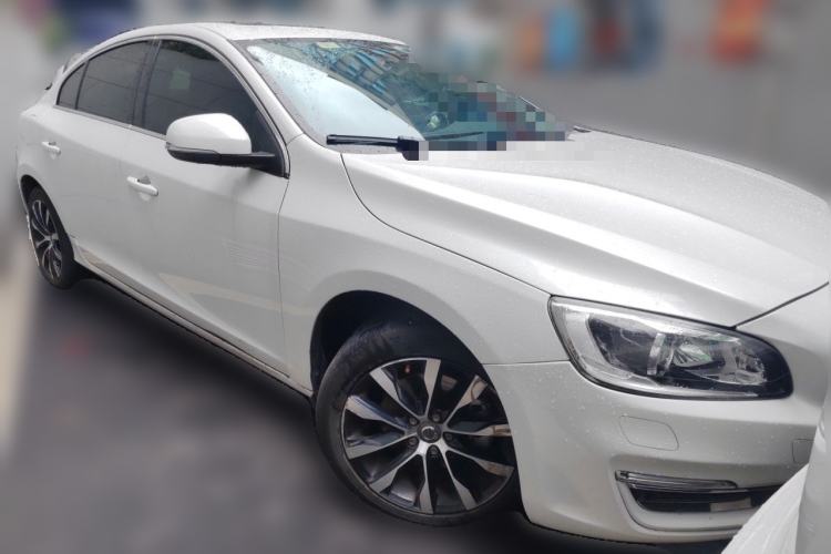 Used Volvo S60 2018 S60L T3 Smart Progress Edition Front Right 45 Deg