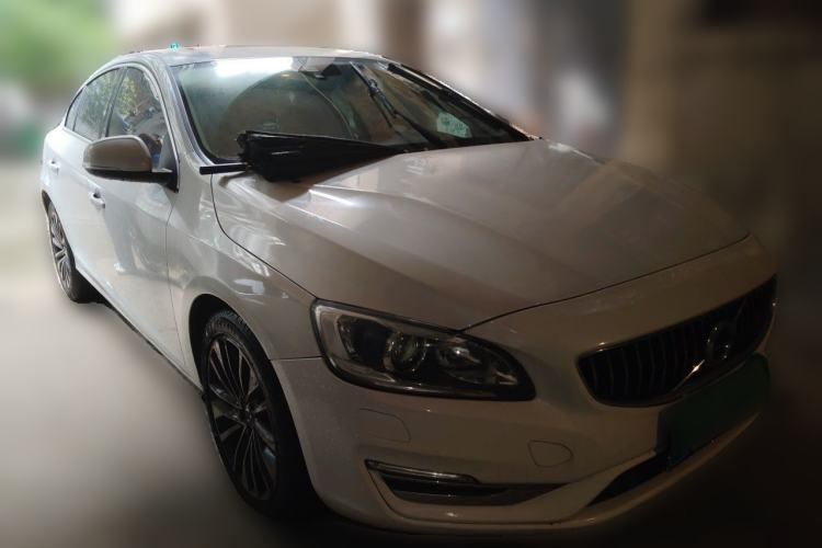 Used Volvo S60 2018 S60L T4 Smart & Ambitious Edition Front Right 45 Deg
