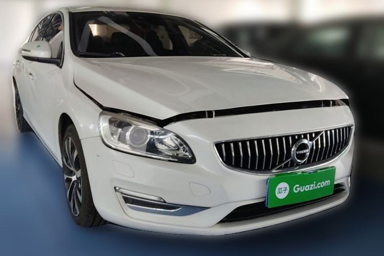 Used Volvo S60 2018 S60L T3 Smart Progress Edition Front Right 45 Deg