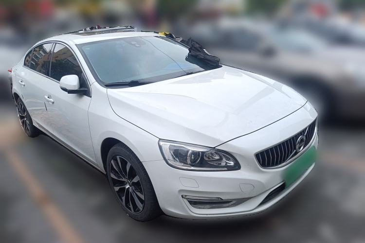 Used Volvo S60 2018 S60L T3 Smart Progress Edition Front Right 45 Deg