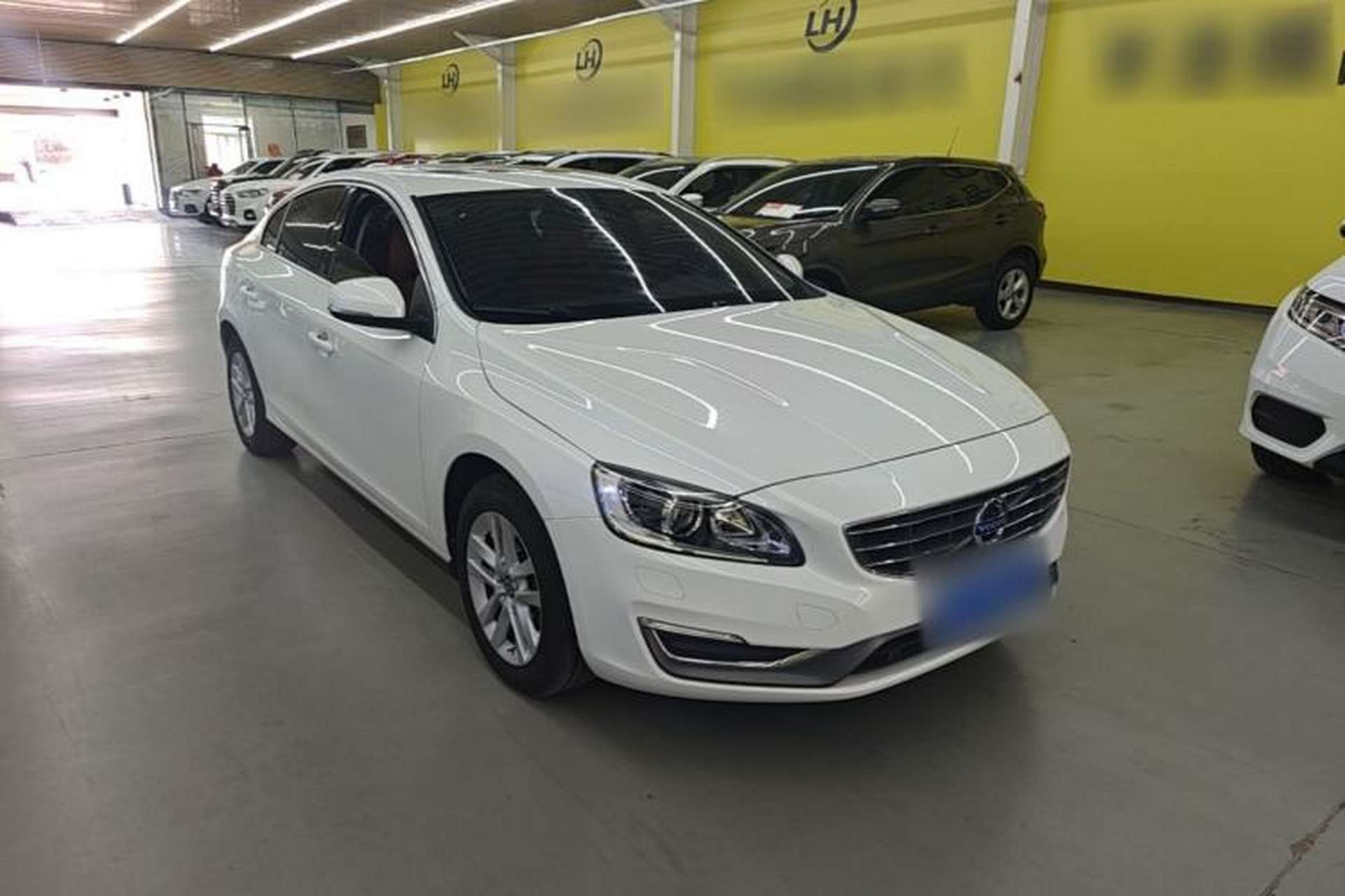 Used Volvo S60 2018 S60L T3 Smart Upgrade Edition Front Right 45 Deg