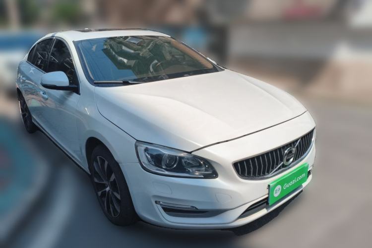 Used Volvo S60 2018 S60L T3 Smart Progress Edition Front Right 45 Deg