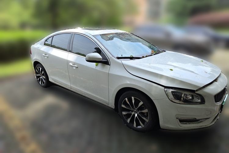 Used Volvo S60 2018 S60L T3 Smart Progress Edition Front Right 45 Deg