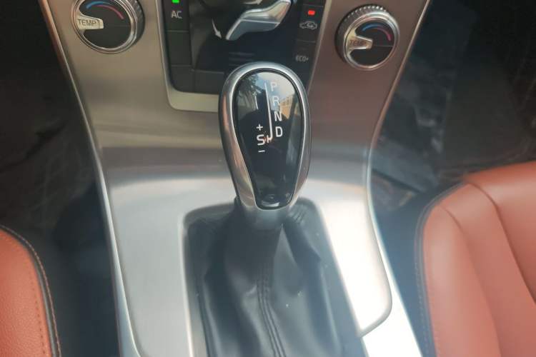 Used Volvo S60 2018 S60L T3 Smart Progress Edition Gear Lever
