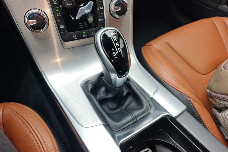 Used Volvo S60 2018 S60L T5 Intelligent Drive Progressive Edition Gear Lever