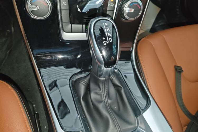 Used Volvo S60 2018 S60L T3 Smart Upgrade Edition Gear Lever
