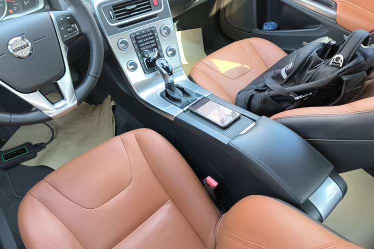 Used Volvo S60 2018 S60L T3 Smart Progress Edition Gear Lever