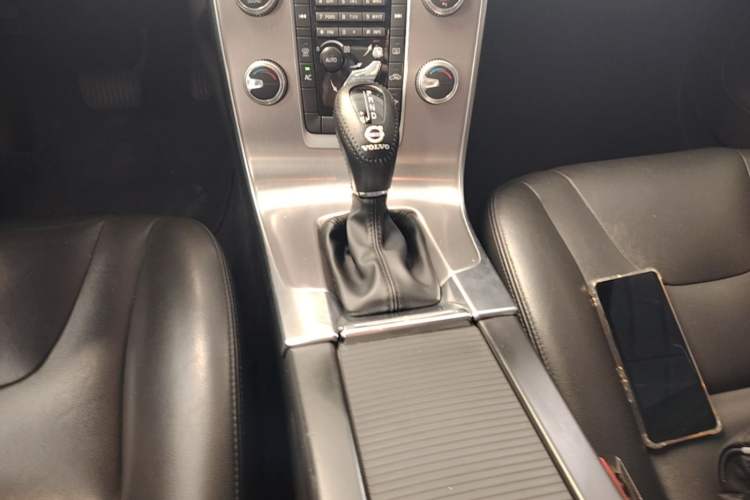 Used Volvo S60 2018 S60L T3 Smart Progress Edition Gear Lever