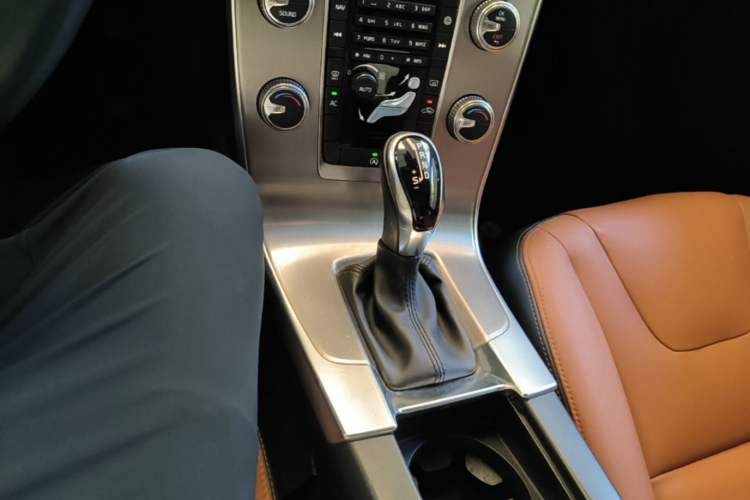Used Volvo S60 2018 S60L T3 Smart Progress Edition Gear Lever