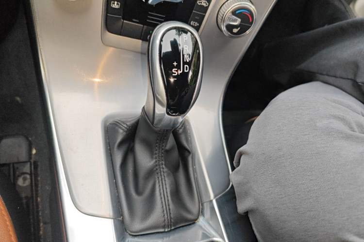 Used Volvo S60 2018 S60L T5 Intelligent Drive Edition Gear Lever