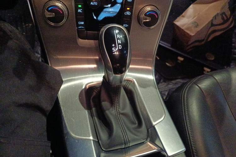 Used Volvo S60 2018 S60L T3 Smart Upgrade Edition Gear Lever