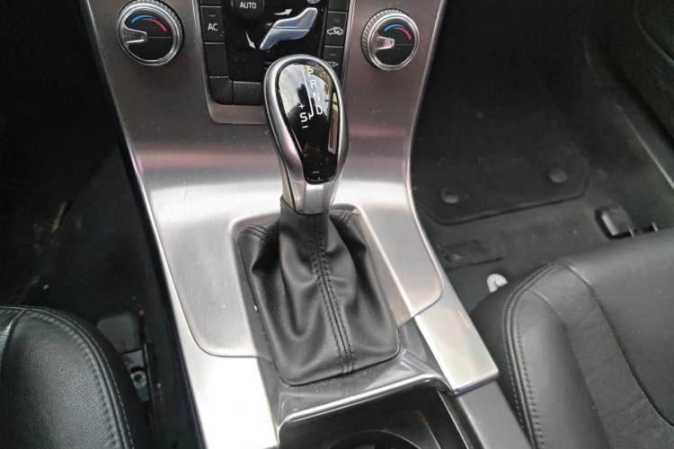 Used Volvo S60 2018 S60L T3 Smart Upgrade Edition Gear Lever