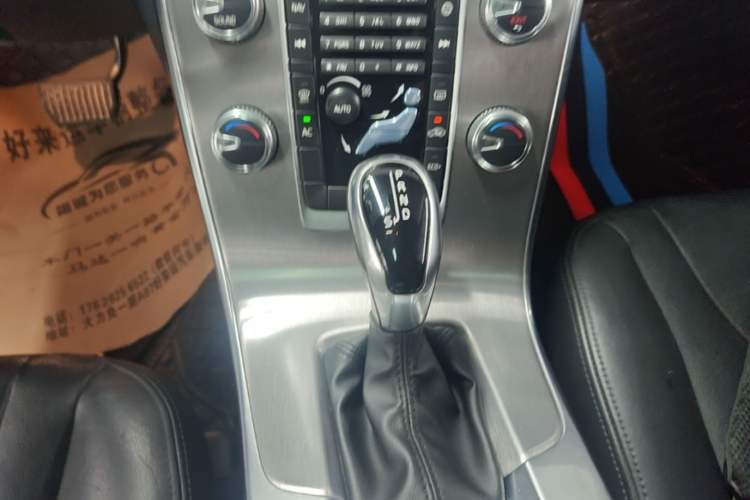 Used Volvo S60 2018 S60L T3 Smart Upgrade Edition Gear Lever