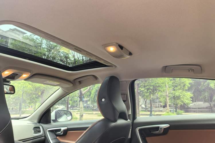 Used Volvo S60 2018 S60L T4 Zhiyuan Edition Headliner