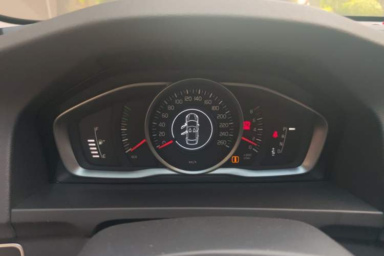 Used Volvo S60 2018 S60L T3 Smart Progress Edition Instrument Cluster