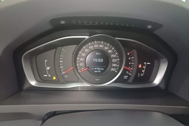Used Volvo S60 2018 S60L T3 Smart Progress Edition Instrument Cluster