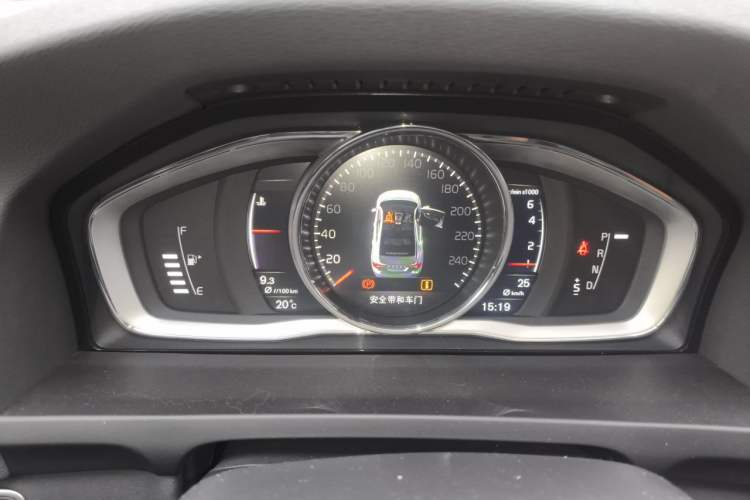 Used Volvo S60 2018 S60L T4 Smart & Ambitious Edition Instrument Cluster