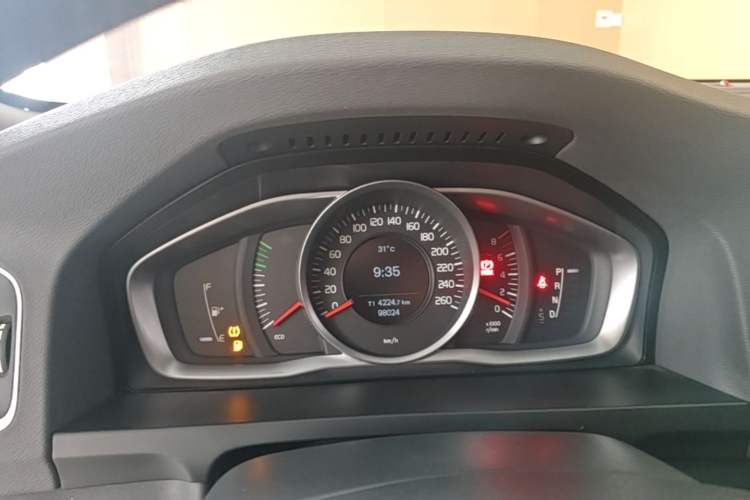 Used Volvo S60 2018 S60L T3 Smart Progress Edition Instrument Cluster